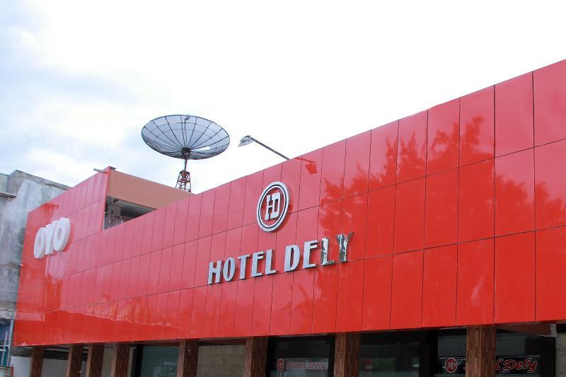 Oyo 840 Hotel Dely Palu Kültér fotó